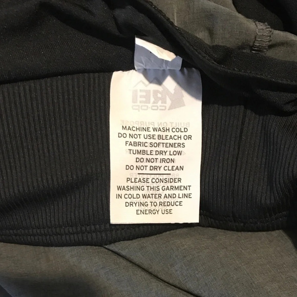 𝅺Men's REI gray athletic shorts. Size XL - Picture 11 of 11